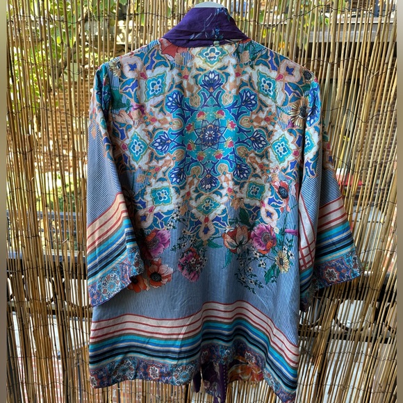 Johnny Was Reversible Silk Kimono with Pockets - Picture 4 of 13
